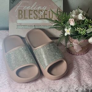 H2K  girl Ringstone sandals Pink Size 8 NWB